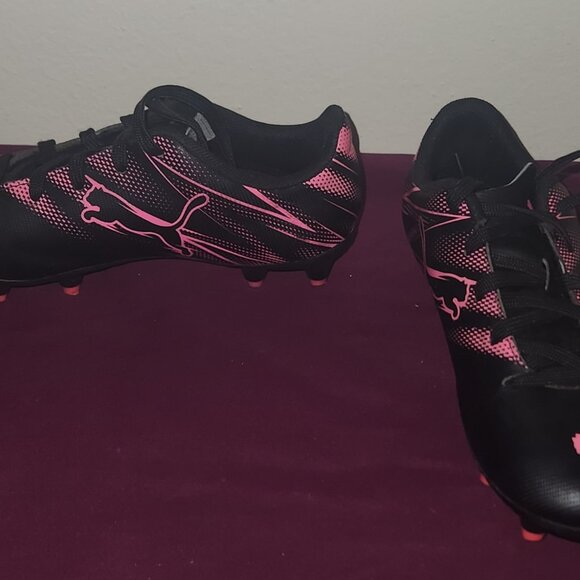Kids Puma Soccer Cleats Size 13 - Picture 6 of 7